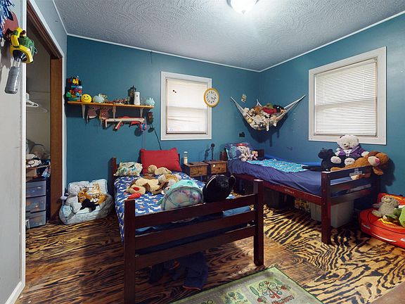 5th image of 441 Lee St