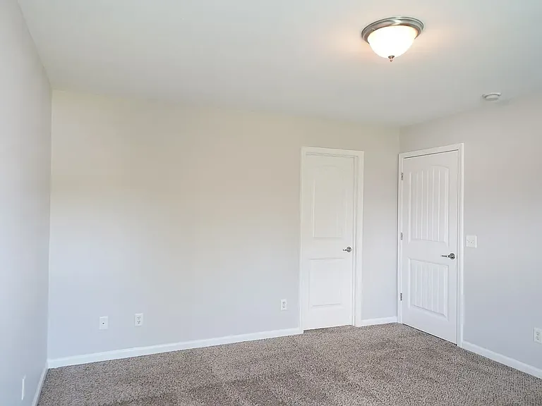 8 Woods Way — Photo 31