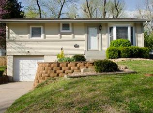 912 S Prairie St, Liberty, MO 64068