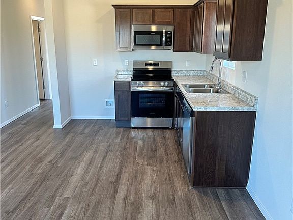 2nd image of 1401 S Pampas St