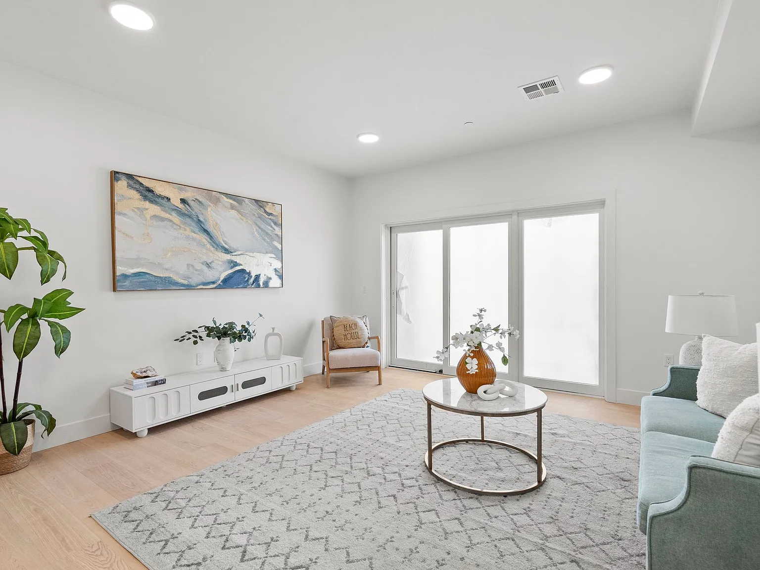 2 bed, 1243 sqft, $6,500 — Photo 3