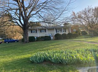 5704 Knowles Dr, Roanoke, VA 24018