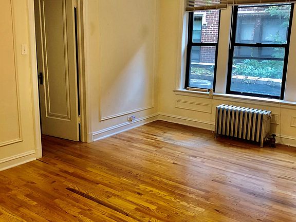 2nd image of 2351 W Wilson Ave APT 309