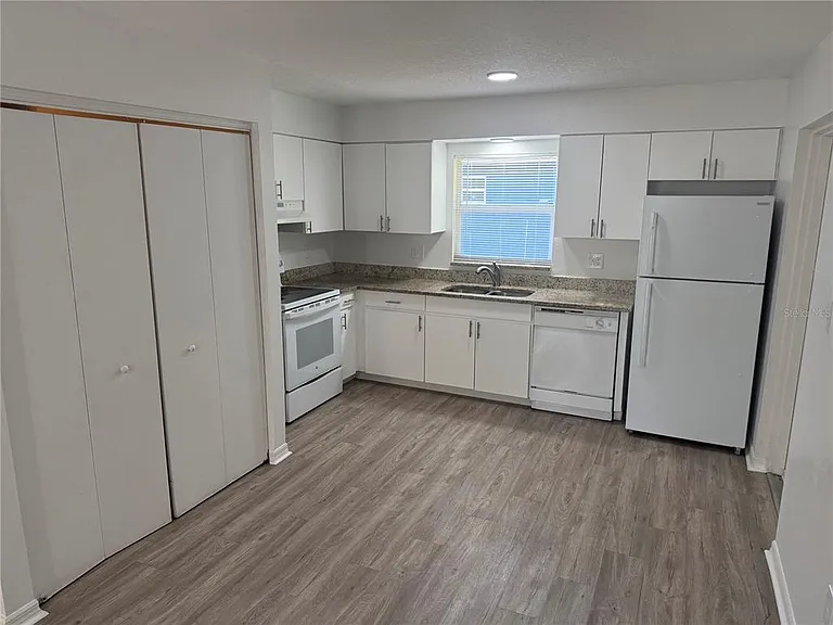 3417 Temple St #B — Photo 7