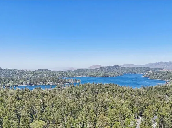 551 Raccoon Ct, Lake Arrowhead, CA 92352
