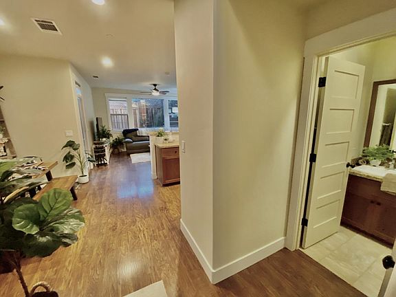 3rd image of 125 Sunny Ln