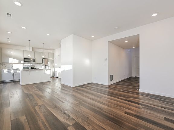4th image of 4760 N Tower Dr