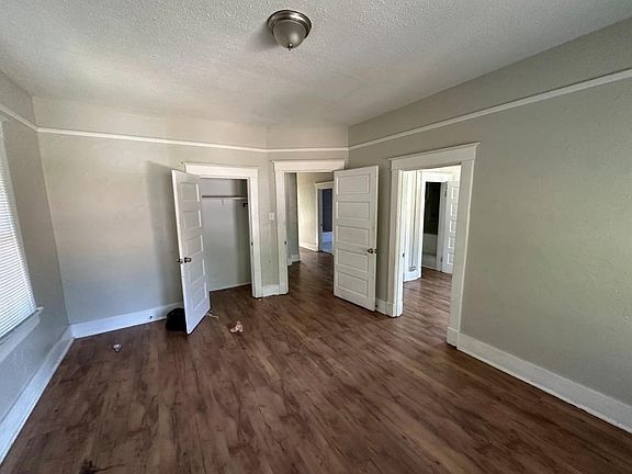 3rd image of 1571 E McLemore Ave