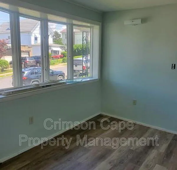 108 Grove St #1 — Photo 4