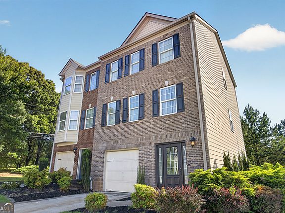 3rd image of 2940 Frederica Ct