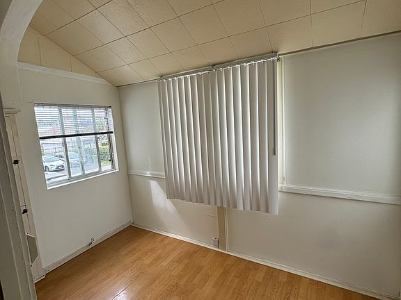2nd image of 936 S Norton Ave APT 3