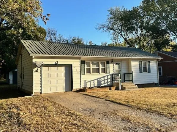 120 W Sentinel St, Nevada, MO 64772