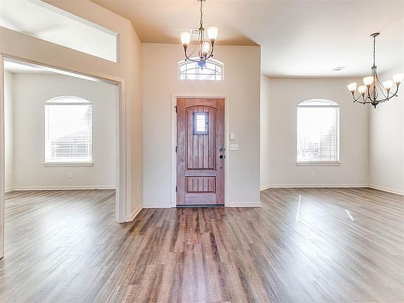 3rd image of 6213 Braniger Way
