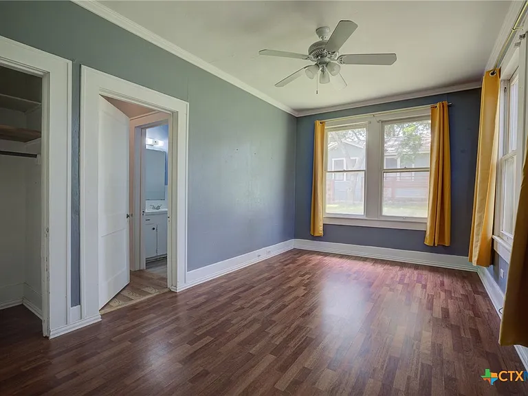 262 Clemens Ave — Photo 13