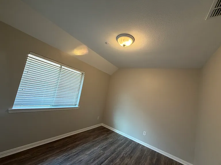 7116 Occidental Rd — Photo 24