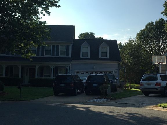 3rd image of 1002 Carriage Hill Pl