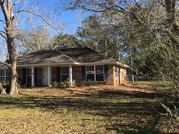 3rd image of 10539 Hillcrest Dr E