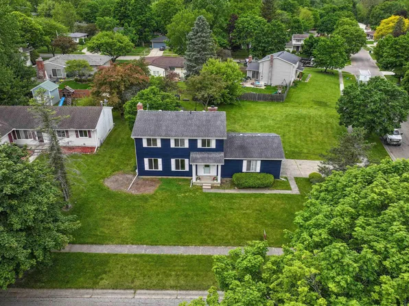 406 Windmill Point Dr, Flushing, MI 48433