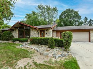 2111 W Cedar St, Oak Creek, WI 53154