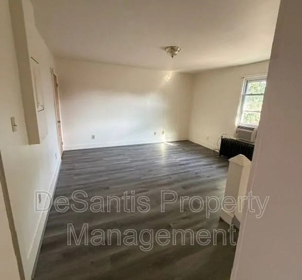 210 N Liberty St #3 — Photo 6