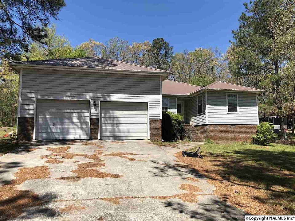 2nd image of 1028 Lakeview Ln