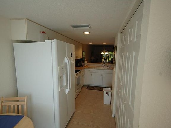 3rd image of 9600 Fiddlers Green Cir #3