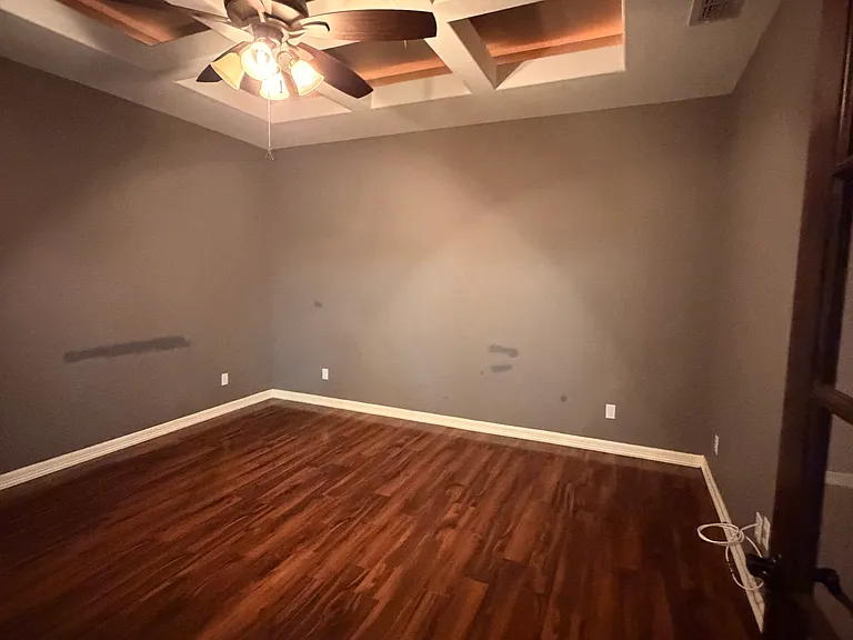 1501 Granada Cir — Photo 17