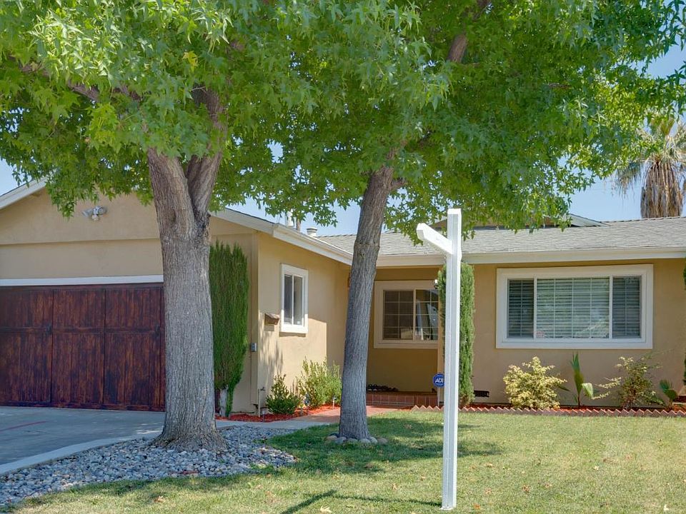 1st image of 2722 Camino Ecco