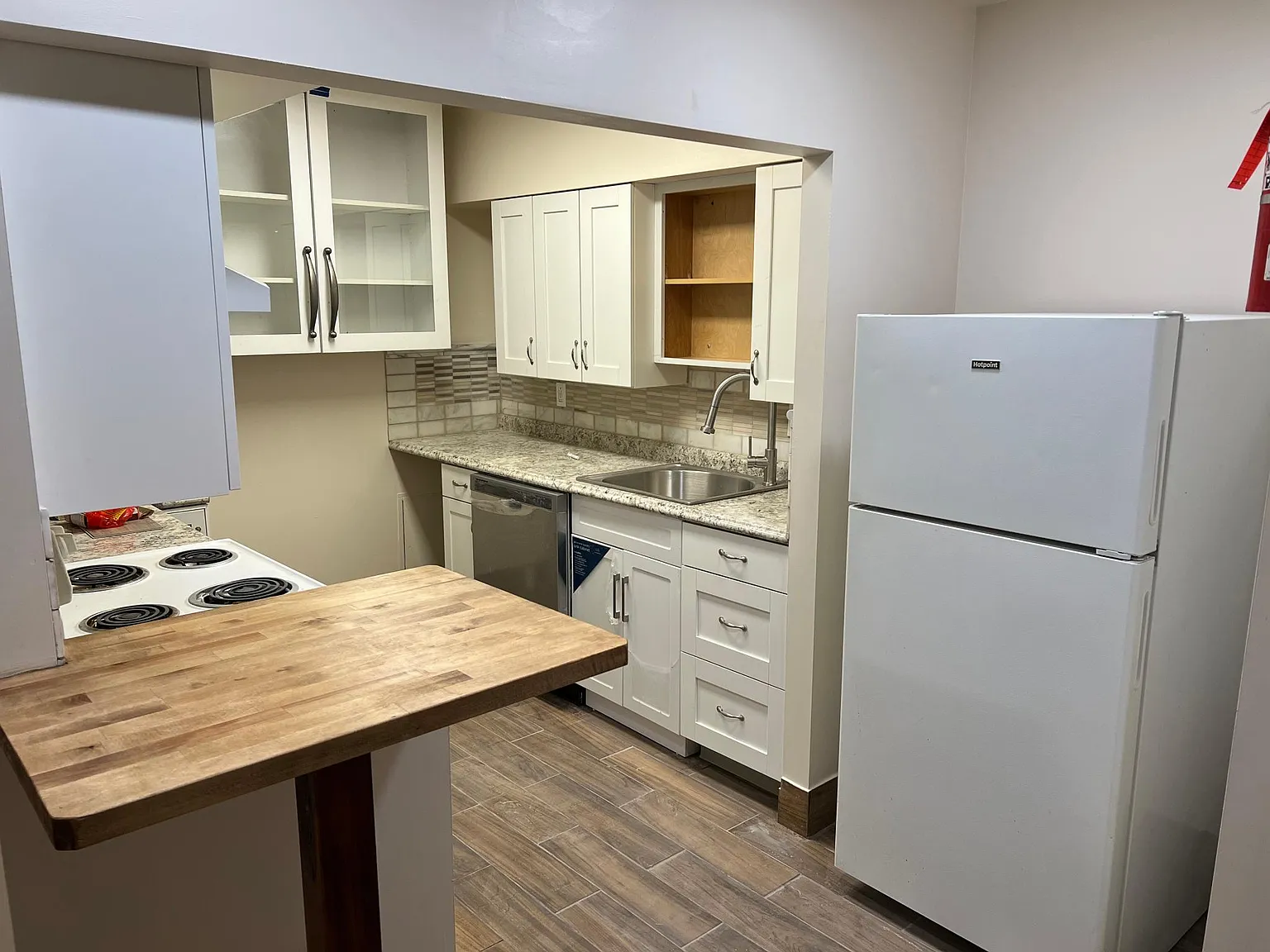 Colonial Oaks Apartments — Photo 4