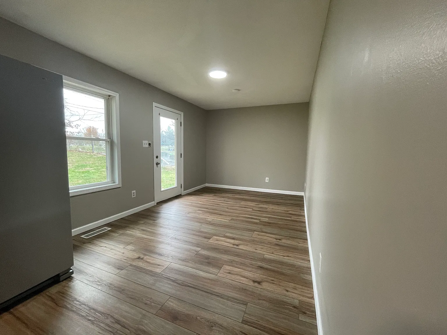 3 bed, 1220 sqft, $1,800 — Photo 4