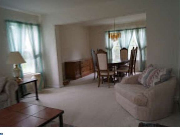 2nd image of 8 Foxglove Ct