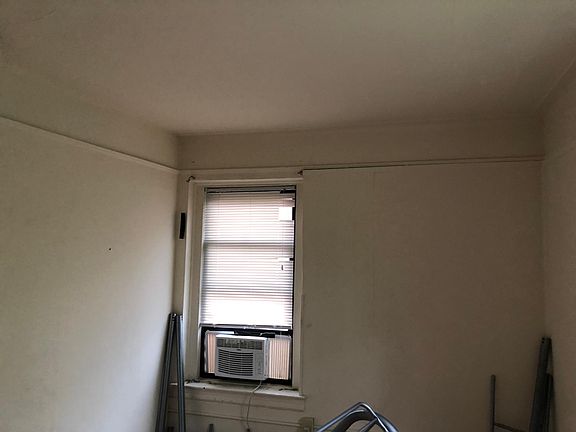 3rd image of 56 Sheridan Ave APT B