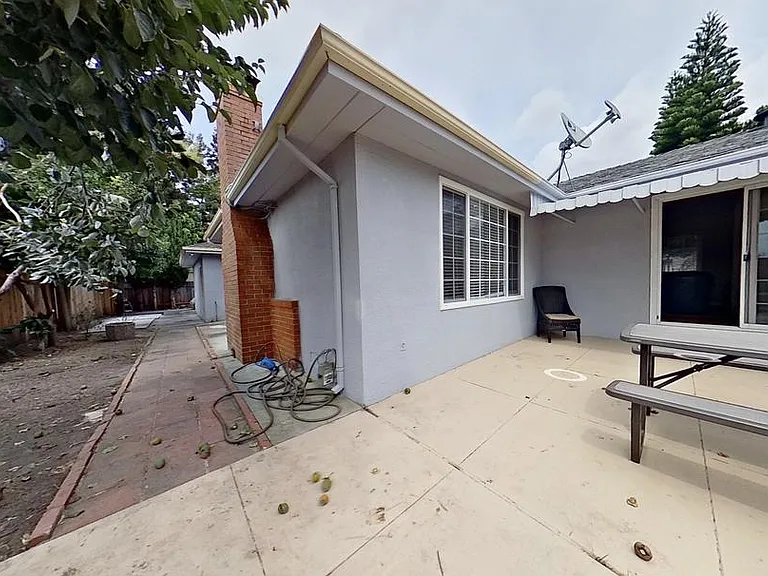 22565 Norwood Dr — Photo 17