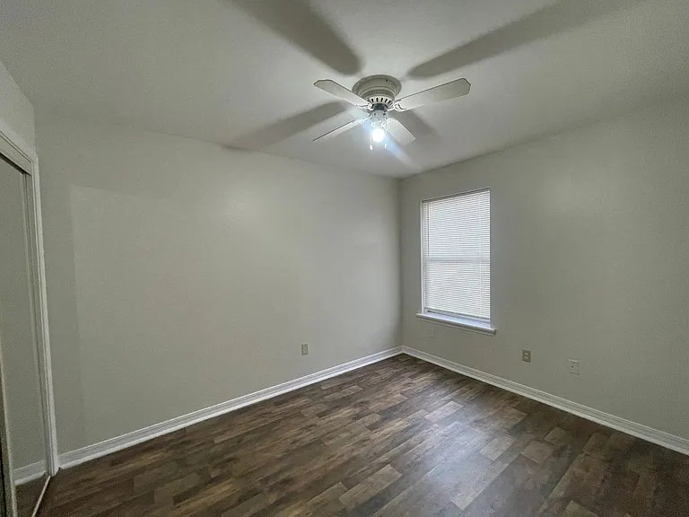 1416 Williamsburg Dr — Photo 10