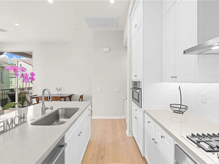 144 Sunnyside — Photo 8