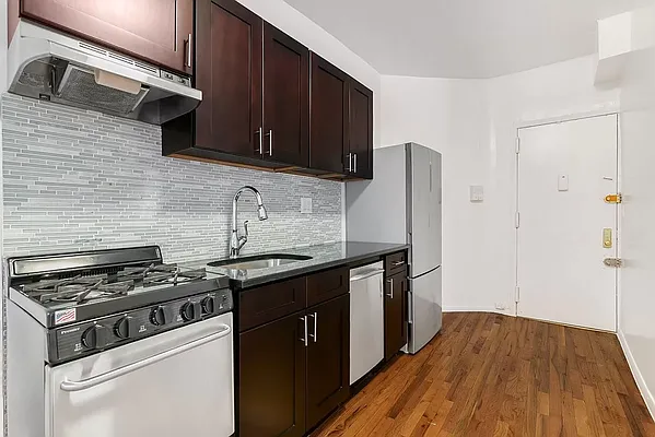 Rented by REAL New York | media 11