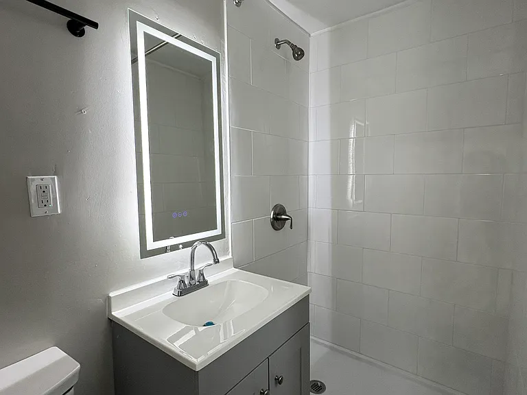 Meridian Living II — Photo 22