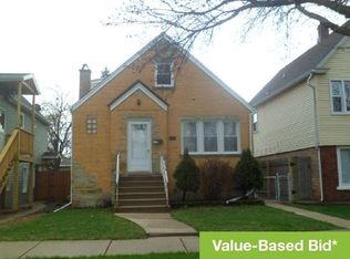 5915 W Waveland Ave, Chicago, IL 60634