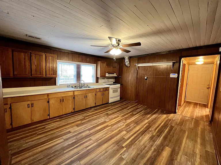 2447 Eldridge Rd — Photo 11