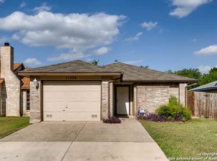 11204 Hatchet Pass Dr, San Antonio, TX 78245