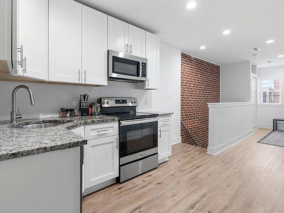 4th image of 2651 Salmon St Unit B