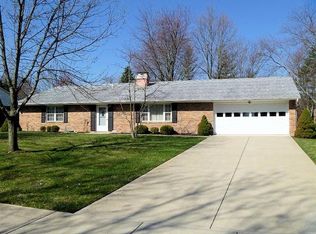 124 Country Club Dr, Oxford, OH 45056