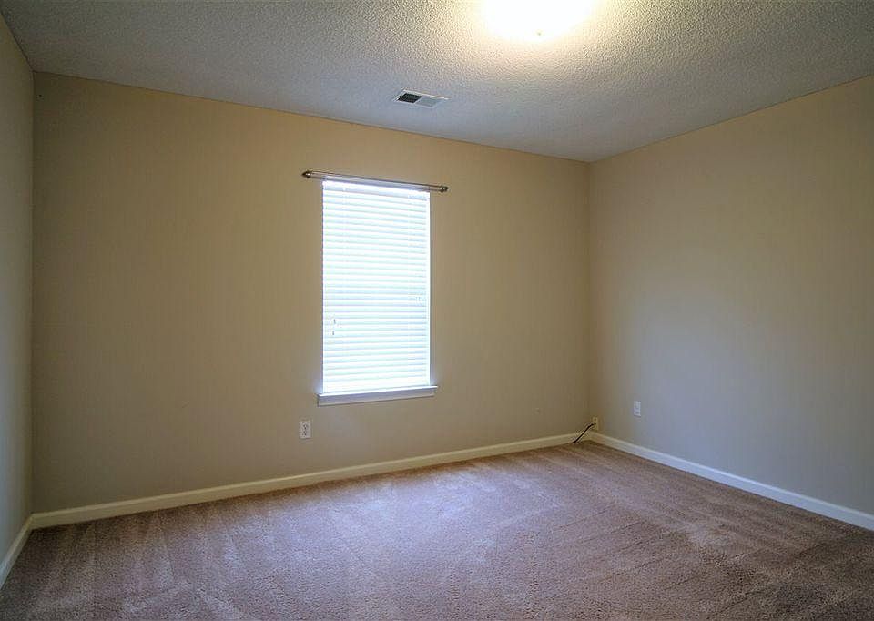 1st image of 7718 Wolf Hollow Dr