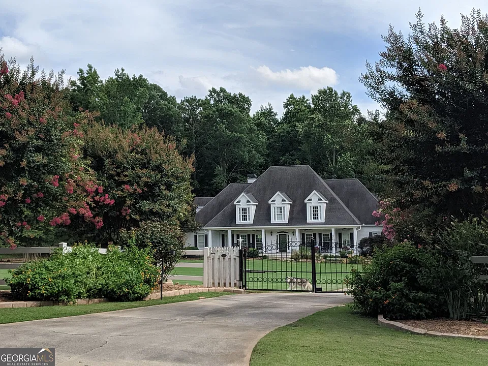 160 Alexander Ware Pl