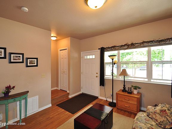 5th image of 921 Huntington Pl Unit B