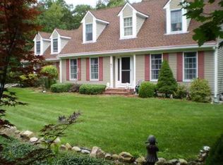 61 Whiffle Tree Ln, Tiverton, RI 02878