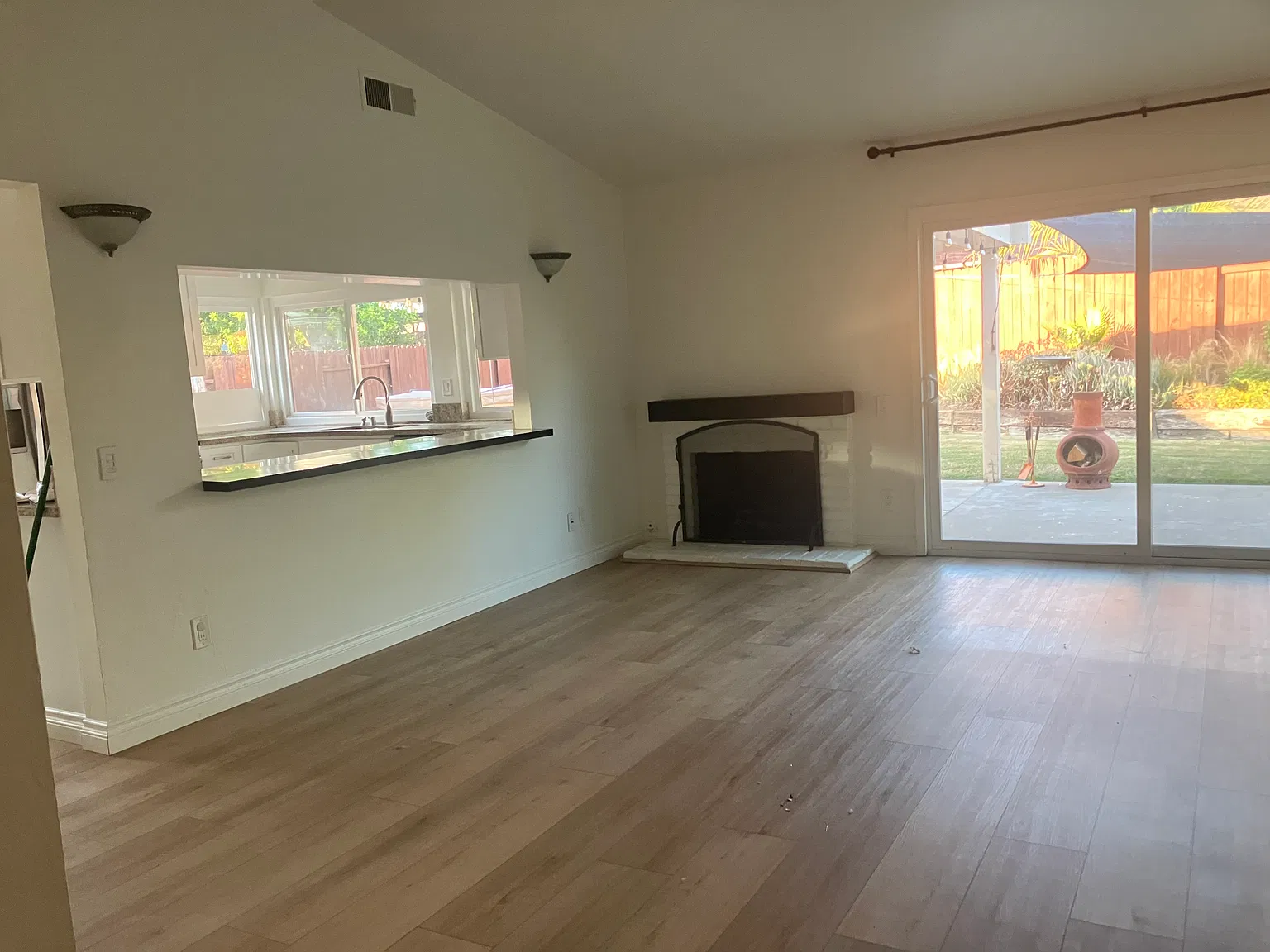 4 bed, 1500 sqft, $5,250 — Photo 3