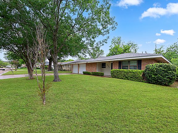 3rd image of 3809 Lancelot Ln