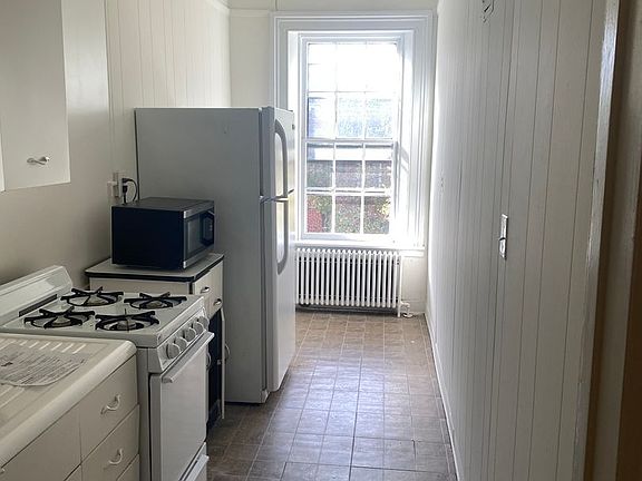 3rd image of 407-415 Cameron St #409-9