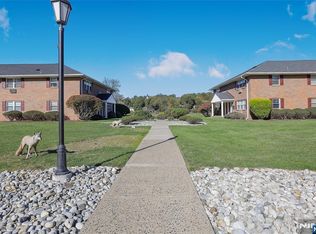 87 N Maple Ave, Park Ridge, NJ 07656